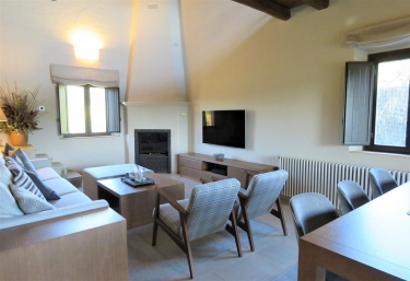 Casa Keller - Llampaies (Girona)